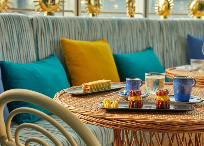 Mercure Cité Mondiale Centre Hotel 4*