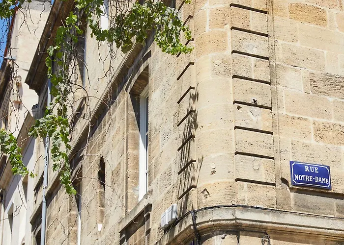 Hotel Mercure Cité Mondiale Centre 4*