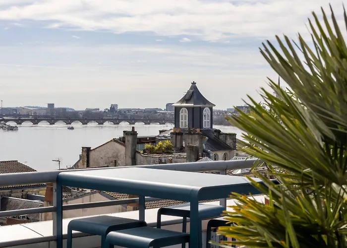 Mercure Cité Mondiale Centre Hotel 4*