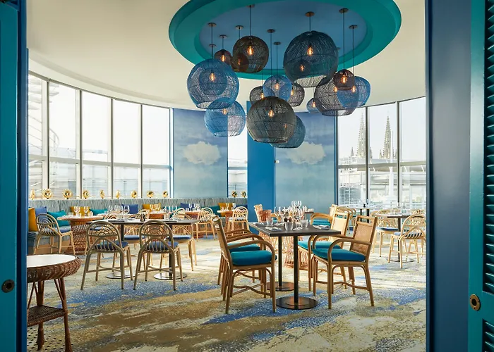 Mercure Cité Mondiale Centre Hotel 4*