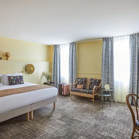 Mercure Cité Mondiale Centre Hotel 4*