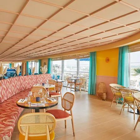 Mercure Cité Mondiale Centre Hotel 4*