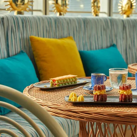 Mercure Cité Mondiale Centre Hotel 4*