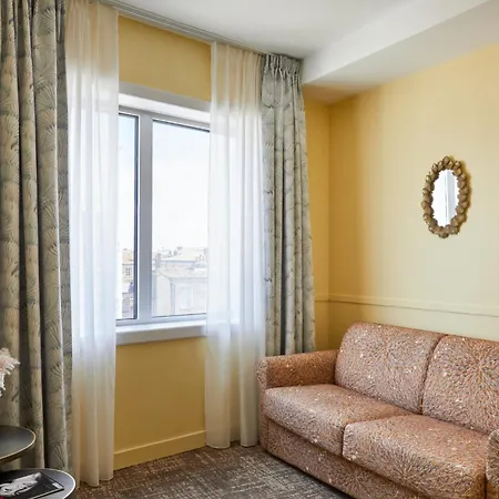 Mercure Cité Mondiale Centre 4*